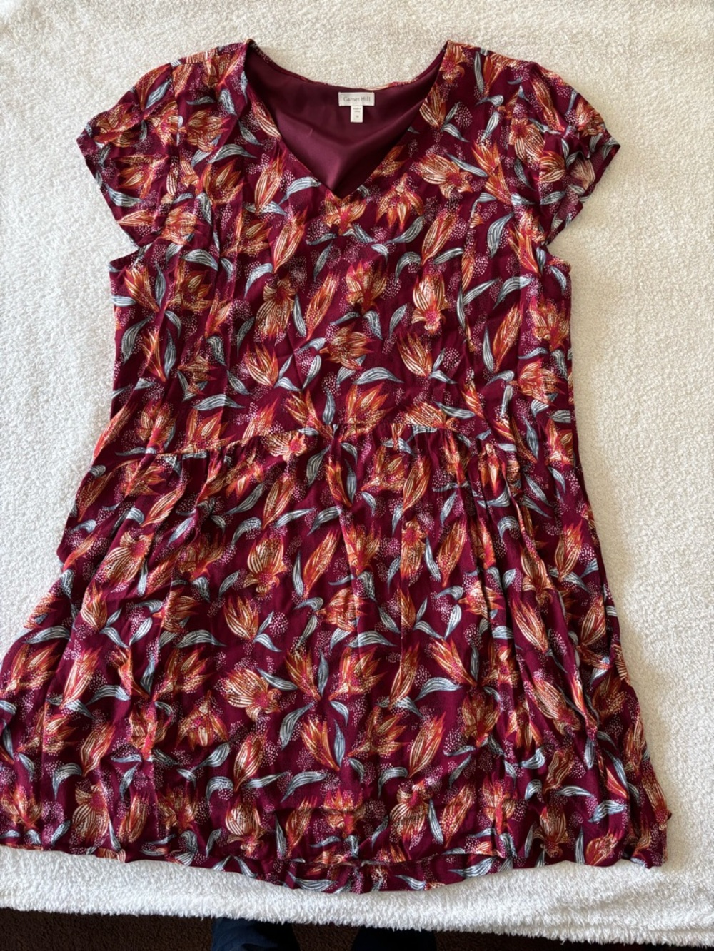 Garnet Hill Burgundy V‑Neck Short Sleeve Floral Mini Dress - Picture 7 of 14
